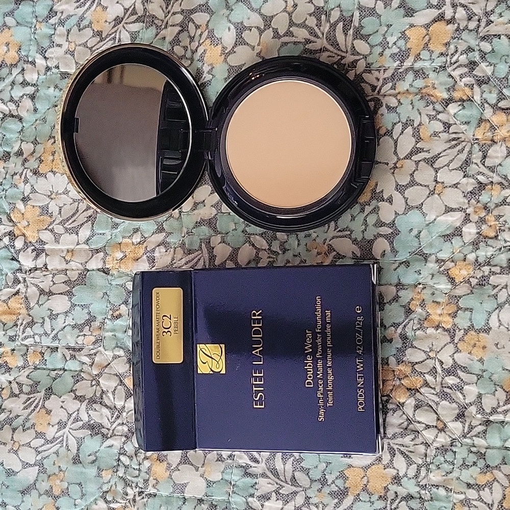 Estee Lauder Double Wear Matte Powder Foundation 3C2 Pebble